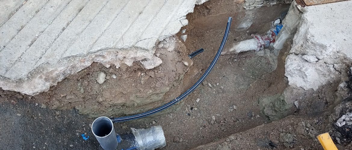 Management of the pipe renovation work on Carrer de la Font and Carrer del Regatell in the municipality of La Pobla de Lillet